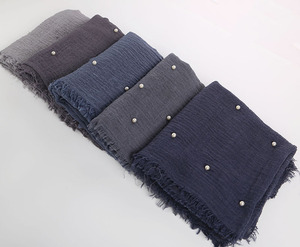 Zifeng OEMcoton et lin froissé couleur unie écharpe pour femmes couleur unie frangé coton gaze perle accessoires - Product Image 3