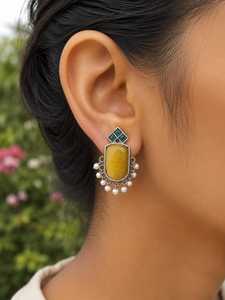 Boucles d'oreilles en perles jaunes personnalisées pour un usage quotidien et pour les soirées. Magnifique ensemble de boucles d'oreilles au design élégant. - Product Image 2