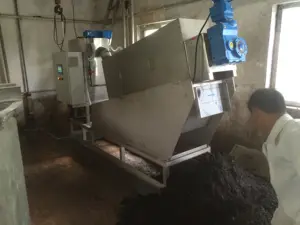 Atık su arıtma için büyük kapasiteli otomatik vidalı pres çamur kurutma makinesi