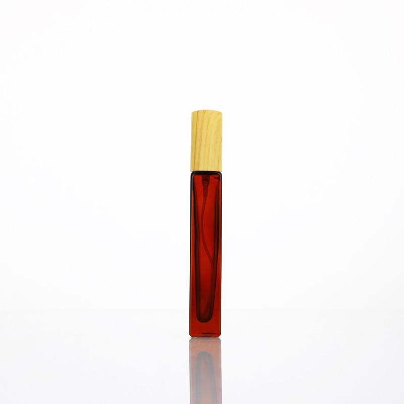 Bottiglia quadrata marrone + tappo in plastica con venature del legno chiaro