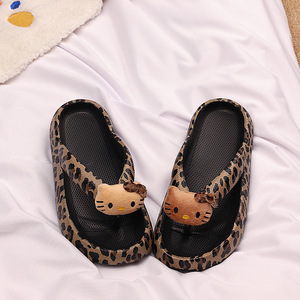 2025 Dép xỏ ngón họ<span class=keywords><strong>a</strong></span> tiết da báo cho nữ KT Mới Dép đi biển Ngoài trời mù<span class=keywords><strong>a</strong></span> hè phong cách retro Thiết kế đế dày Internet - Product Image 4