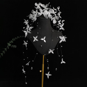 Couronne de cheveux féerique éthérée faite à la main, design original 2026 - Accessoire de mariage haut de gamme - Product Image 1