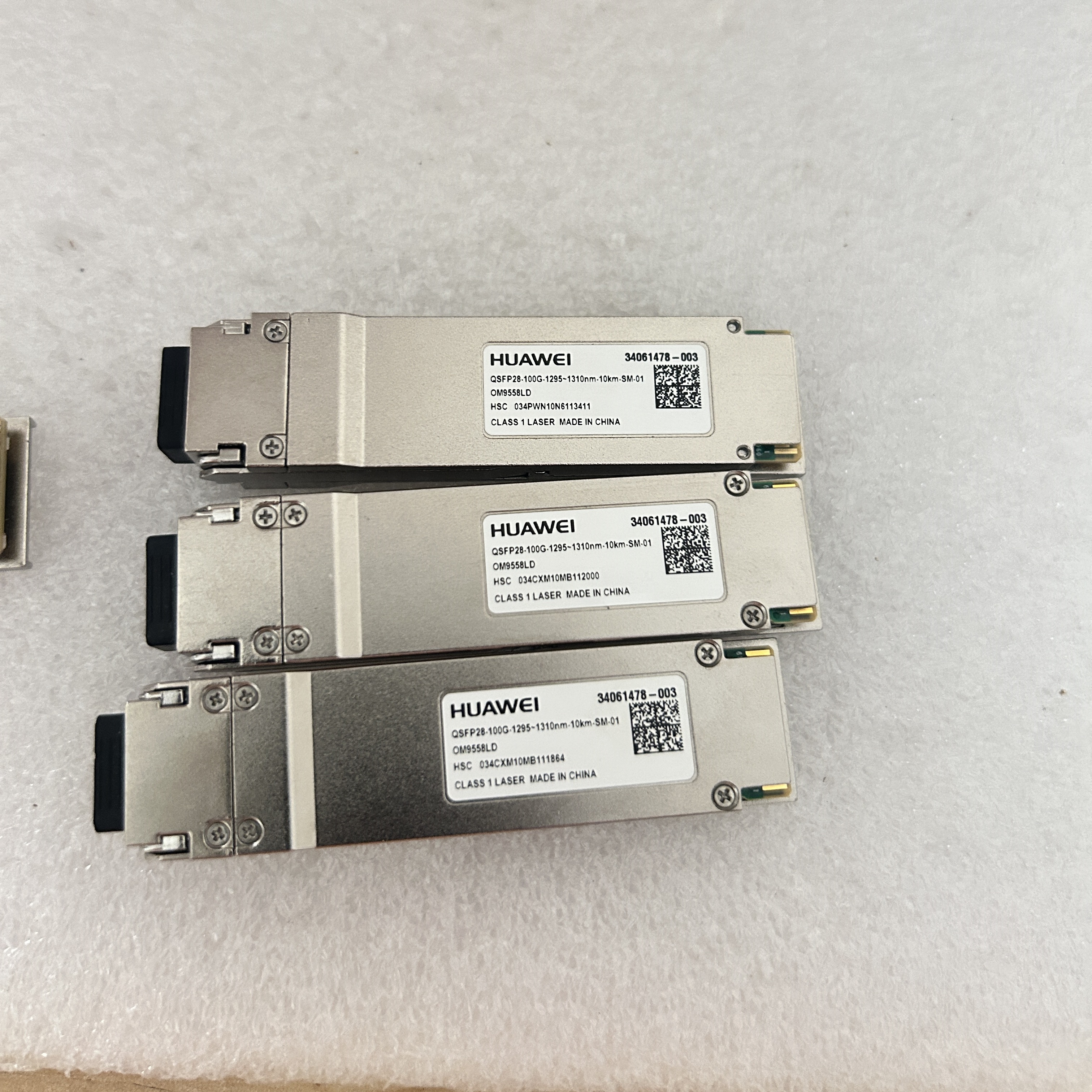 OSN900 U32E 34061478 Qsfp28-100g-1295nm~1310nm-10km-sm-01