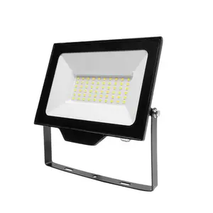 Vendita calda Woojong ad alta luminosità in alluminio pressofuso ip66 stadio sportivo solare impermeabile all'aperto 50w proiettore a led