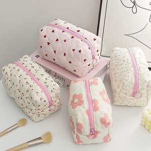 Sac de maquillage matelassé en coton imprimé dessin animé, trousse de toilette à fermeture éclair, sac cosmétique de grande capacité - Product Image 1