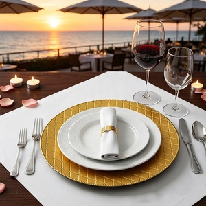 <span class=keywords><strong>Assiettes</strong></span> de présentation dorées en plastique jetables de 13 pouces, gaufrées, pour la décoration de table, en gros, pour mariages et événements - Product Image 3