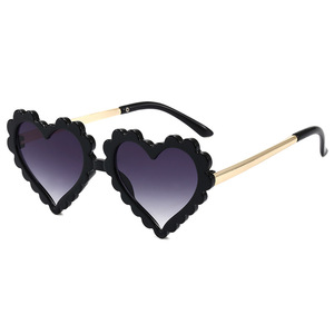 Nuovi <span class=keywords><strong>occhiali</strong></span> <span class=keywords><strong>da</strong></span> <span class=keywords><strong>sole</strong></span> per bambini alla moda e adorabili <span class=keywords><strong>occhiali</strong></span> <span class=keywords><strong>da</strong></span> <span class=keywords><strong>sole</strong></span> per bambini <span class=keywords><strong>a</strong></span> forma di <span class=keywords><strong>cuore</strong></span> personalità fiore amore <span class=keywords><strong>occhiali</strong></span> <span class=keywords><strong>da</strong></span> <span class=keywords><strong>sole</strong></span> - Product Image 4
