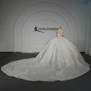 Vestido de Novia de Lujo Hz020-Pz, Magnífico Vestido de Gala Color Marfil con Lentejuelas, Hombros Descubiertos, Corsé con Cuentas de Cristal - Product Image 3