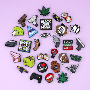 Moda Design di tendenza Cool Black American Clogs all'ingrosso gioco di cultura nera College sport Team Charm scarpe Roll tide ragazzo regali - Product Image 1