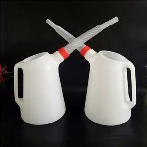 Di alta qualità 1L 2L 3L 4L 5L 10L plastica universale olio di misura brocca con beccuccio flessibile per moto oliatore/olio pentola - Product Image 4