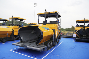 XCMG-pavimentadora de segunda mano RP953, pavimentadora de carretera de <span class=keywords><strong>asfalto</strong></span> de segunda mano, marca china, oferta oficial - Product Image 2