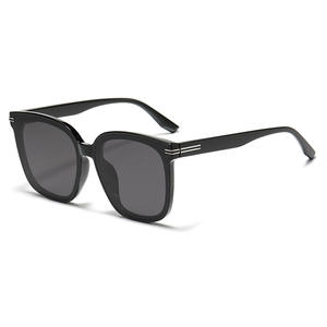 Lunettes de soleil carrées Dl-28226 pour femmes, monture noire en métal, protection UV400, verres TAC, pare-soleil de classe 2 - Product Image 3