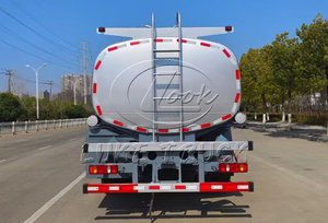 Camión cisterna de petróleo 6*2, camión de transporte de petróleo para exportación, camión cisterna de tres ejes, camiones de empresa de transporte de petróleo - Product Image 5