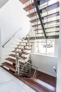 뜨거운 디자인 현대 다락방 나무 플로팅 직선 계단 나무 계단 밟기 보이지 않는 벽 측면 스트링거 계단