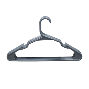 Cintres en plastique gris durables, best-sellers, légers et peu encombrants avec conception flexible pour la garde-robe - Product Image 5