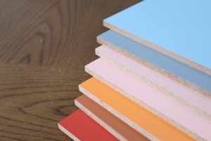 Panneaux de fibres à faible MOQ, autres fibres végétales, gainés de papier mélaminé, première qualité, modernes, résistants à l'humidité, 1220 x 2440 mm, emballage en carton - Product Image 4