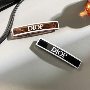 กิ๊บติดผมอะคริลิคแบบหนีบข้าง ลายตัวอักษร สีตัดกัน สไตล์หวานเท่ แฟชั่นใหม่สำหรับผู้หญิง - Product Image 3