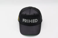 Casquette de camionneur à profil haut à 5 panneaux avec logo personnalisé en cristal, ruban d'impression et boucle avec logo laser