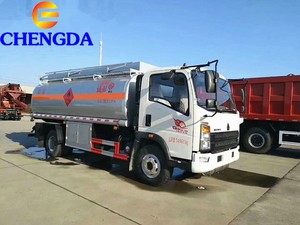 Camion-<span class=keywords><strong>citerne</strong></span> à diesel Sino Sinotruk <span class=keywords><strong>5000</strong></span>-10000 <span class=keywords><strong>litres</strong></span>, distributeur d'huile, <span class=keywords><strong>citerne</strong></span> à carburant en aluminium Howo - Product Image 5