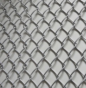 Clôture en treillis soudé galvanisé à chaud, maille losange pour terrains de sport, clôtures agricoles et protection extérieure - Product Image 1
