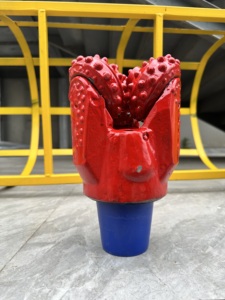 Forets triconiques en carbure Maxdrill de 12 pouces IADC 127/537, outil de forage forgé pour le forage de puits d'eau - Product Image 3