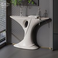 Table de salle à manger d'extérieur haut de gamme au design moderne et créatif pour l'ameublement de la maison, idéale pour le salon ou l'hôtel