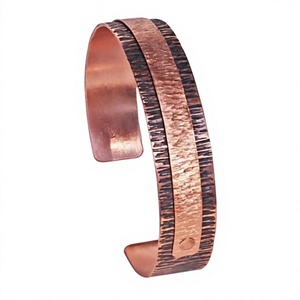 Pulsera de Cobre de Calidad Premium con Artesanía Artística para Accesorios de Moda y Colección de Joyería para el Bienestar - Product Image 1