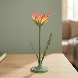 Candelabro de Hierro con Flores Rosas y Amarillas, Tallo Verde, Decoración para el Hogar, Artesanía Metálica Duradera - Product Image 4