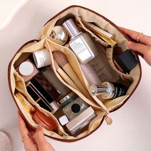 Organizador de Cosméticos de Piel Sintética Clásico Ecológico 2024, Superventas, para Mujer, Portátil, con Cierre, Asa y Resistente al Agua - Product Image 4
