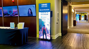 Trong nhà gấp LED Poster Màn hình p1.25 p1.53 p1.86 p2.0 p2.5 Trọng lượng nhẹ xách tay thông minh quảng cáo LED Khung áp phích hiển thị - Product Image 3