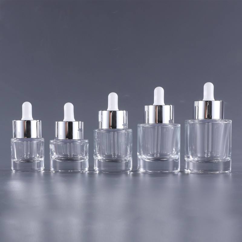 โปร่งใสด้วยหยดเงิน