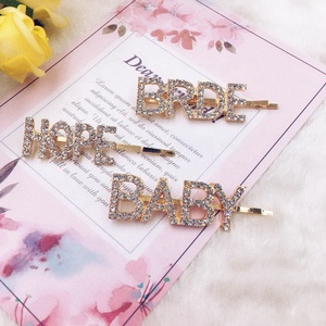 Caldo-vendita di Oro Lettera Perni di Capelli di Cristallo Della Lega di Accessori Per Capelli Da Sposa Su Ordinazione Dei Capelli <span class=keywords><strong>Clip</strong></span> con Le Parole - Product Image 6