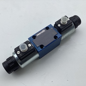 R901089241 4WE6J 7X/HG24N9K4 Commande directionnelle à solénoïde à quatre voies et trois positions (Original, DC24V) - Product Image 3