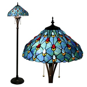 Lampes sur pied doubles LongHuiJing, style Tiffany traditionnel, design <span class=keywords><strong>plume</strong></span> <span class=keywords><strong>de</strong></span> <span class=keywords><strong>paon</strong></span>, 63 pouces, verre teinté multicolore, base en résine - Product Image 1