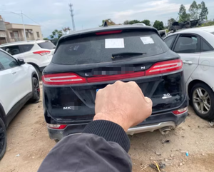 Pièces de démontage pour véhicule <span class=keywords><strong>Lincoln</strong></span> MKC 2.0T d'occasion (2016-2018) – Ensemble complet comprenant la calandre avant, les pare-chocs, le couvercle de coffre, les panneaux latéraux et le toit ouvrant - Product Image 4