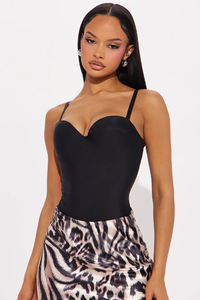 Đồ lót định hình liền thân liền mạch Lulu Custom dành cho nữ, chất liệu spandex, thoáng khí, độ nâng đỡ chắc chắn, làm từ nylon và elastane dệt kim. - Product Image 2