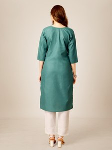 Offre Spéciale indien femmes élégant vêtements ethniques Kurti et pantalon pour femmes disponibles au prix de gros exportation du fabricant - Product Image 4