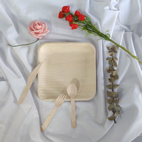 Assiette jetable en feuille de palmier de 10 "Plateau de service alimentaire | Assiettes en bambou biodégradables et naturelles 100% plats en bois
