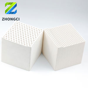Blocco e Tubo in Ceramica di Allumina a Nido d'Ape Zhongci per Sistema RTO, Alta Conducibilità Termica, Uso Industriale, Servizio di Taglio - Product Image 4