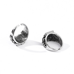 4 disegni Attack on Titan Freedom Wings Ring anelli in metallo placcato Vintage per uomo - Product Image 2