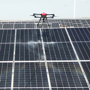 Drone spécialisé pour le <span class=keywords><strong>nettoyage</strong></span> des toits et des façades, lavage haute pression par drone UAV pour les maisons - Product Image 2