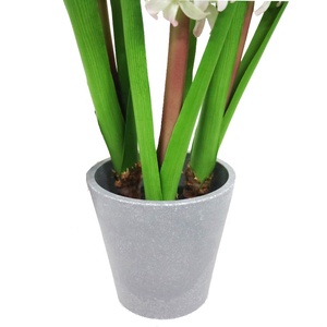 Hyacinthe artificiel blanc délicat avec <span class=keywords><strong>des</strong></span> accents de rose pâ<span class=keywords><strong>le</strong></span> dans un pot en céramique poussiéreux, un délice romantique pour la table - Product Image 3