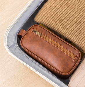<span class=keywords><strong>Trousse</strong></span> <span class=keywords><strong>de</strong></span> <span class=keywords><strong>Toilette</strong></span> Portable en PU <span class=keywords><strong>pour</strong></span> <span class=keywords><strong>Homme</strong></span> Vente en Gros Usine, <span class=keywords><strong>Trousse</strong></span> <span class=keywords><strong>de</strong></span> Rasage Zippée <span class=keywords><strong>Grande</strong></span> Taille Holographique Personnalisée - Product Image 4
