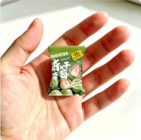 Matcha chocolade bedekte gevriesdroogde aardbeien knapperige fruit snoepjes rechtstreeks van de fabriek bulk vacuüm verpakt Halal exotische snack