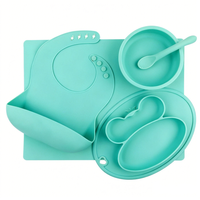 CHINFAI OEM ODM Ensemble d'alimentation pour bébé personnalisé, respectueux de l'environnement, ensemble de repas pour bébé, assiettes et bols roses, bavoir, ensemble de vaisselle en silicone pour bébé