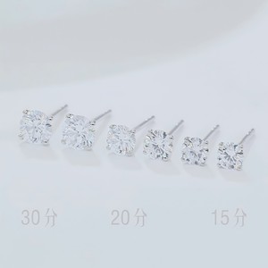 ต่างหูเพชรเม็ดเดี่ยวสี่เหลี่ยมแบบขายส่ง ทอง 18K เพชรเพาะเลี้ยงในห้องปฏิบัติการ ของขวัญสำหรับงานแต่งงานและงานหมั้น - Product Image 4