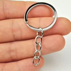 พวงกุญแจสแตนเลสทรงกลม แฟชั่น ทนทาน พร้อมสายคล้อง - Product Image 1