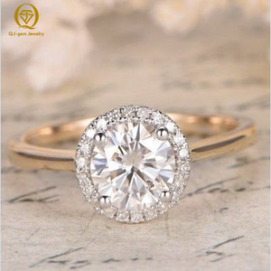 Bague pour femme Halo à taille brillant ronde en or 18 carats avec diamant de laboratoire haute clarté couleur D et certificat IGI – Style populaire - Product Image 1