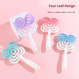 หวีม้วนยุงสำหรับเด็กผู้หญิงใหม่รูปใบโคลเวอร์แบบสี่แฉกพลาสติก ABS น้ำหนักเบาพกพาได้สำหรับนวดที่บ้าน - Product Image 3