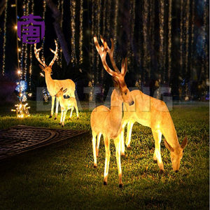 Grandes sculptures de rennes lumineuses en fibre de verre pour l'extérieur, idéales pour les centres commerciaux, les parcs et les décorations de Noël - Product Image 2